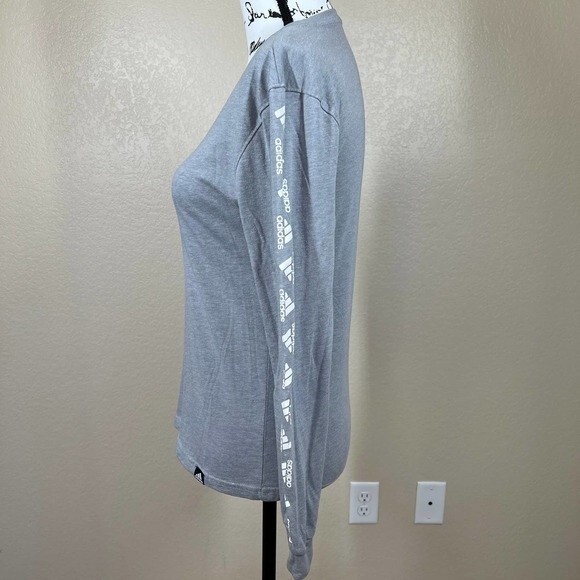 Adidas gray top the go to performance  crew neck long sleeve tee size XS - Picture 12 of 13